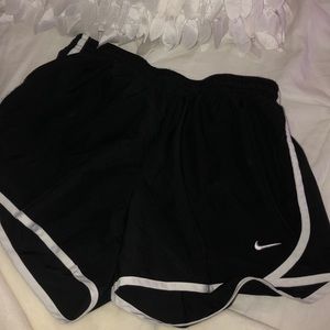 NIKE RUNNING SHORTS 🏃🏽‍♀️